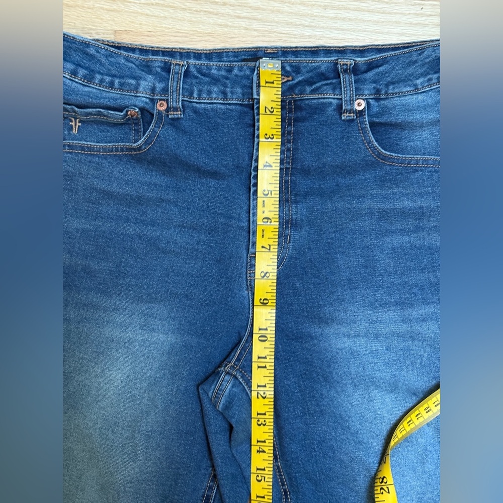 Frye Women's High-Rise Amari Jeans Size 8/29 - Picture 3 of 7
